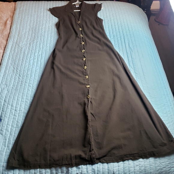 Vintage Magic Mountain Button-up Sleeveless Maxi Dress in Brown - Picture 9 of 9